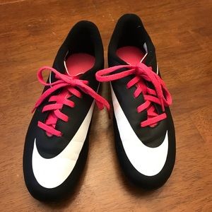 Girls youth soccer cleats size 1.5